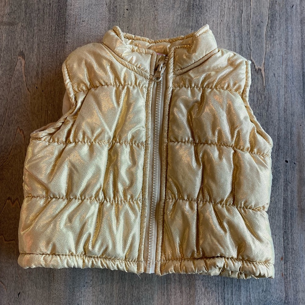 Infant Gold Puffer Vest 👶🏻